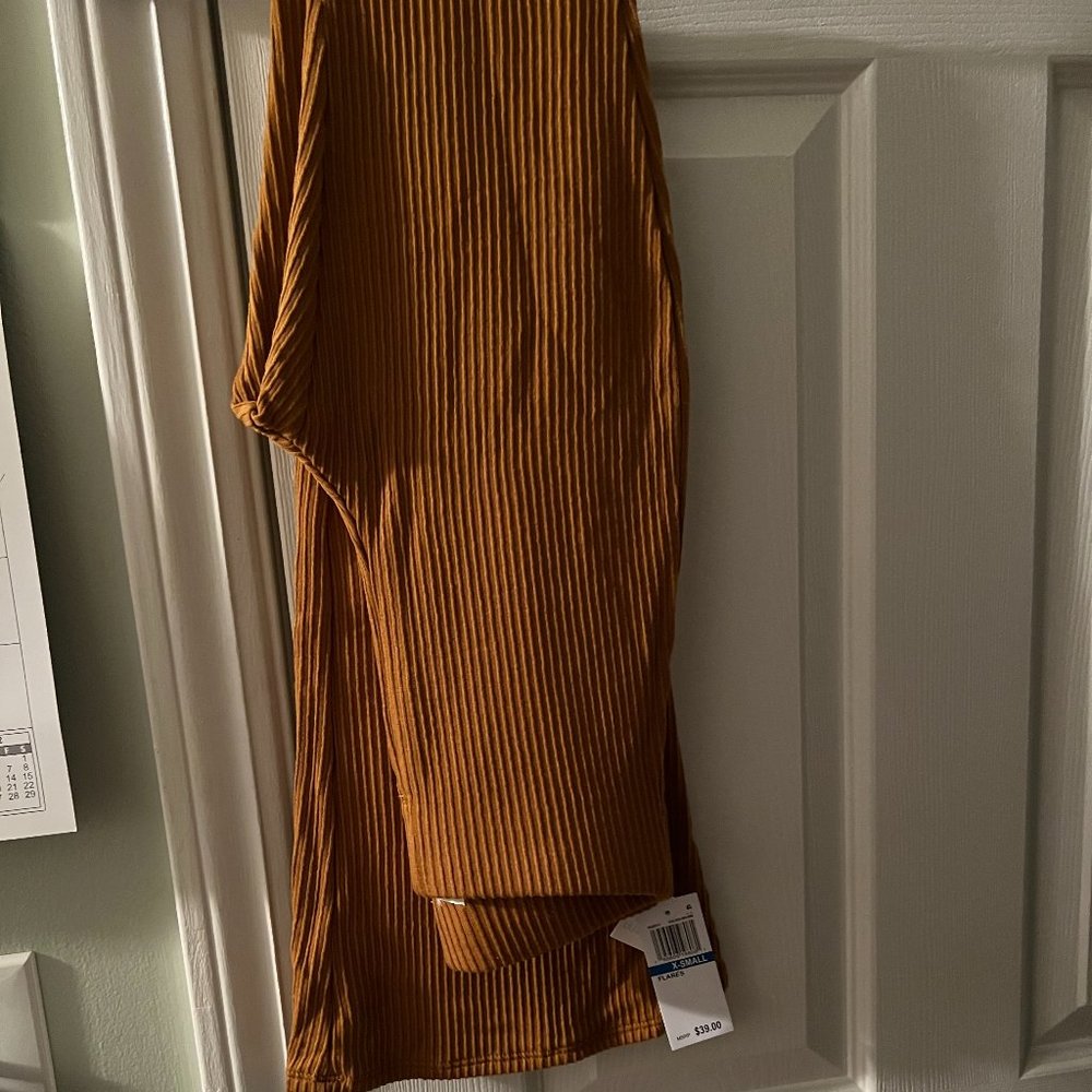 Ultra Flirt Juniors' High-Rise Ribbed Flare Pants XS  Color: Golden Brown